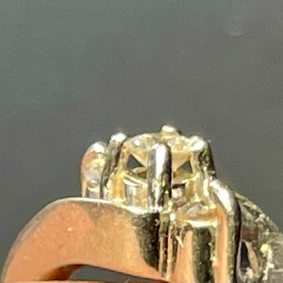 14k white gold 3 stone diamond ring Size 7 - Picture 6 of 8